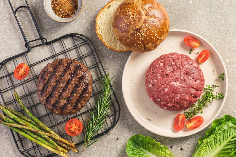 Z czym podawać burgery wołowe? TOP dodatki i sosy, które podkreślą smak eko mięsa